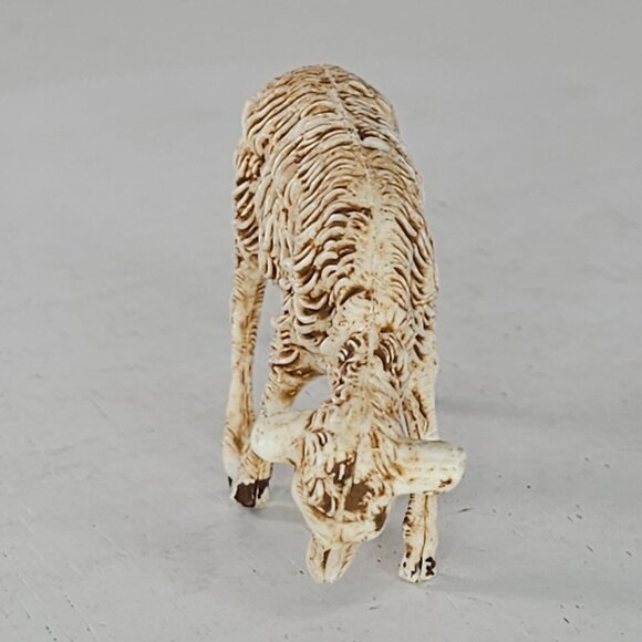 Vintage Fontanini Italy Sheep Lamb Figurine Grazing Plastic - Picture 2 of 8